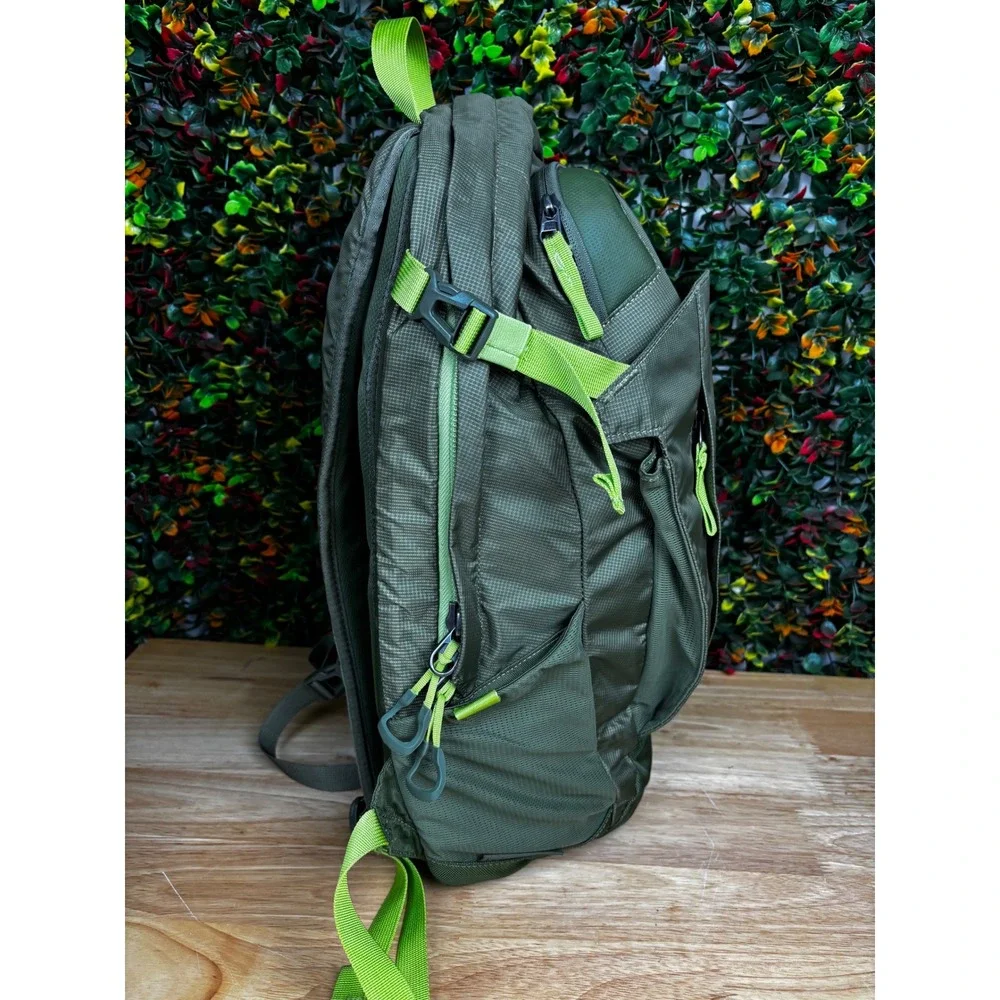 Thule Enroute Triumph 2 Backpack Daypack Olive Green Lime Ripstop Nylon Bag